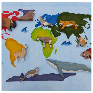 Animals of the World Set / 10 Animals with Free World Map Cloth
